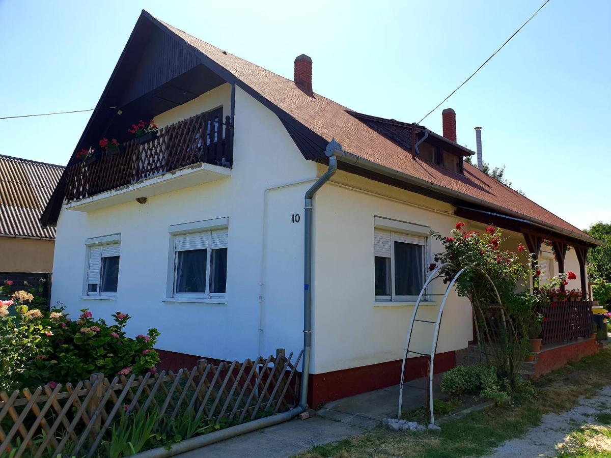 Sophie Apartment With Balcony Balatonberény Exterior foto